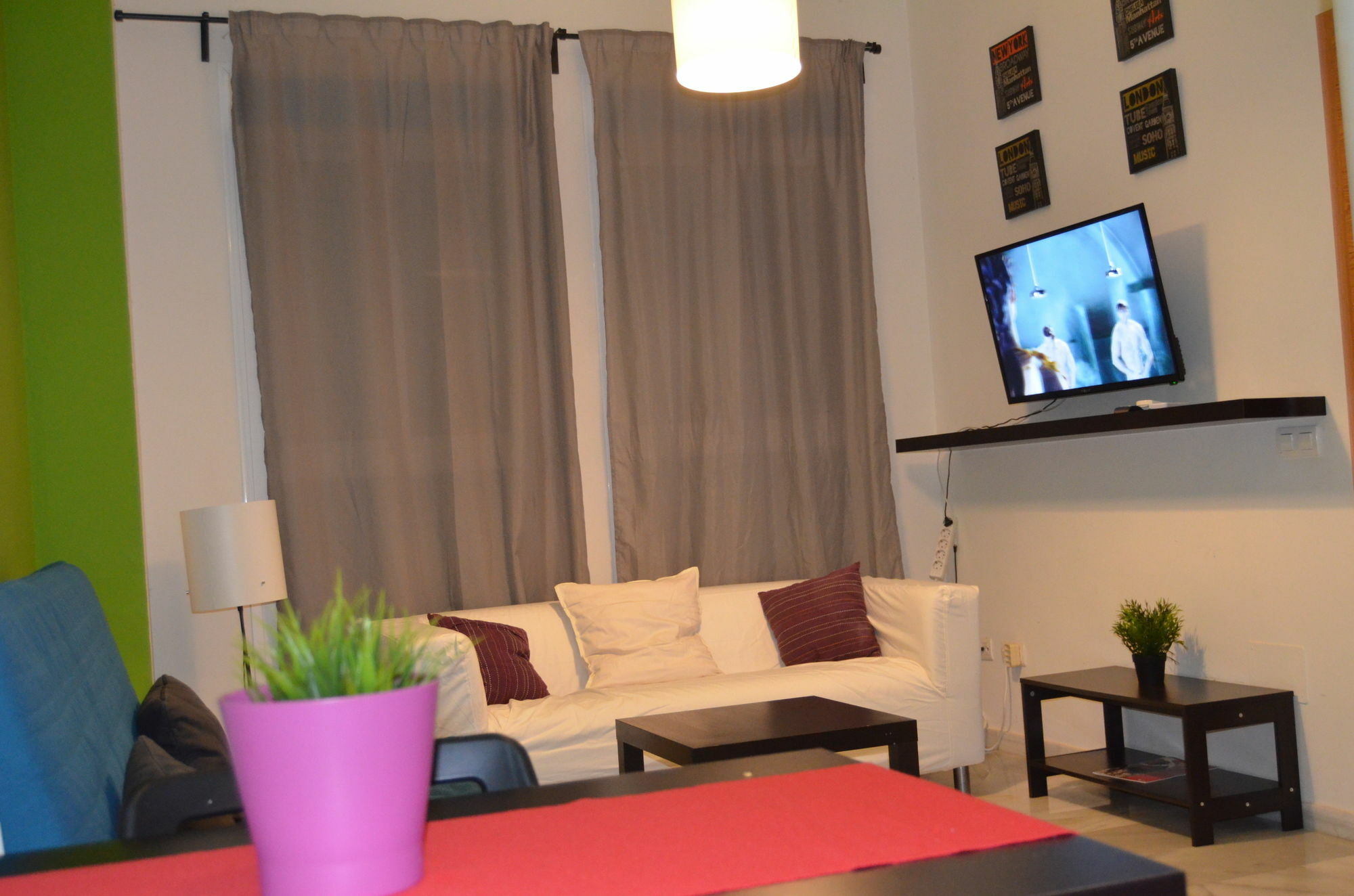 Apartamentos Canasteros Malaga Bagian luar foto